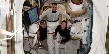 astronotlar-dunya’ya-dondu:-uzay-istasyonu’nun-4-murettebatini-tasiyan-kapsul-inis-yapti