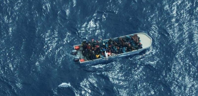 Akdeniz’de göçmen teknesi alabora oldu: 30 göçmen kayıp