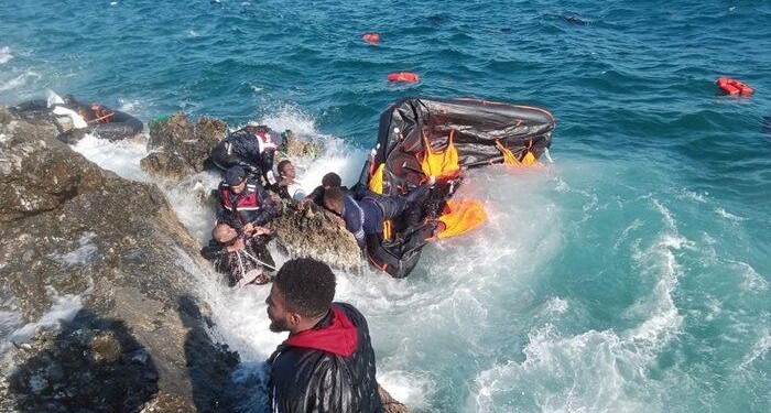 Aydın açıklarına itilen düzensiz göçmenlerden 38’i kurtarıldı, 4’ünün cesedine ulaşıldı