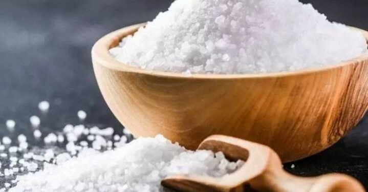 Fazla tuz tüketenlere uyarı; böbrek hasarına yol açıyor!