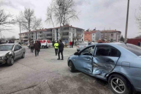 3-aracli-trafik-kazasi:-1-yarali