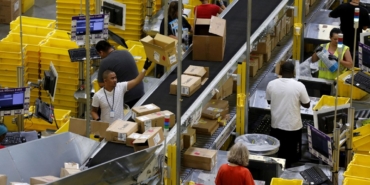 amazon,-9-bin-kisiyi-daha-isten-cikaracak