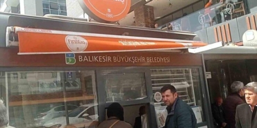 edremit’te-vatandas-firintas’in-350-gramlik-pidesine-hucum-etti