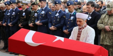 izmir’de-trafik-kazasinda-olen-astsubayin-cenazesi-erzincan’da-topraga-verildi