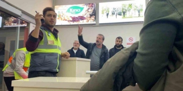 deprem-bolgesinde-thy-ucagi-gec-kalinca,-yolcular-isyan-etti