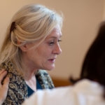 alzheimer-icin-umut-veren-kesif:-ilk-belirtiler-gozlerde-ortaya-cikiyor