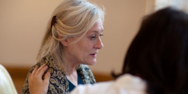 alzheimer-icin-umut-veren-kesif:-ilk-belirtiler-gozlerde-ortaya-cikiyor