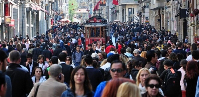 Rüyada Kalabalık Görmek Ne Anlama Gelir? Rüyada Evde Kalabalık Görmek Neye İşarettir?