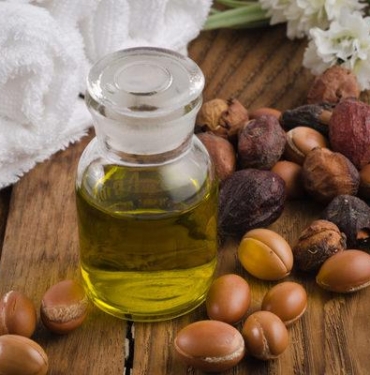 argan-yagi-saca-faydalari-nedir,-kac-gunde-bir-kullanilir?-argan-yagi-sacta-ne-ise-yarar,-nasil-uygulanir?