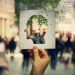 yeni-kesif:-insan-beyni,-“goz-acip-kapayincaya”-kadar-sahte-ani-uretiyor