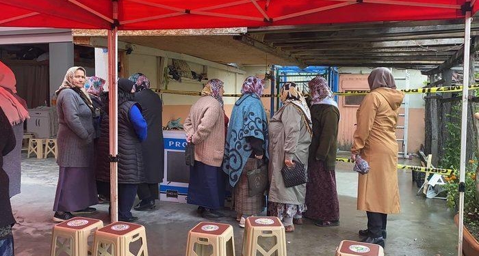 Beş gün önce evlenen yaşlı çifti asansör kazası ayırdı