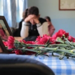 adana’da-uzerine-kaya-dusen-otomobilde-olen-4-ogretmen-siniflarinda-anildi