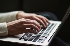 kuresel-bilgisayar-satislari-dustu:-en-fazla-apple-kaybetti