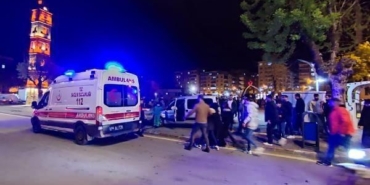 siirt'te-hafif-ticari-arac-ile-otomobil-carpisti:-3-yarali