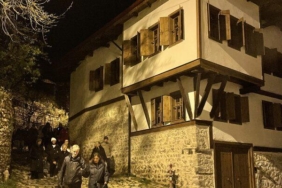 safranbolu’da-turizm-haftasi-dolayisiyla-“gece-yuruyusu”-etkinligi-duzenlendi