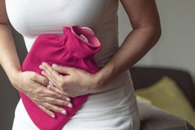 orucluyken-regl-(adet)-olunca-oruc-bozulur-mu?-akinti-(lekelenme)-orucu-bozar-mi?