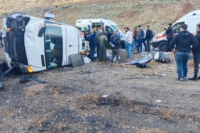 sirnak’ta-yolcu-minibusunun-devrilmesi-sonucu-8-kisi-yaralandi