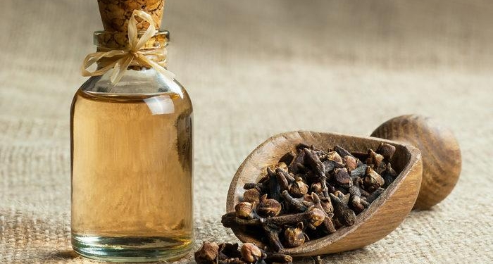 Karanfilin saça faydaları nelerdir, saça zarar verir mi? Karanfil saça nasıl uygulanır, saç çıkartır mı?