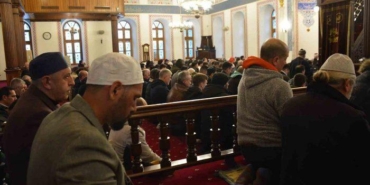 kocaeli’de-vatandaslar-bayram-namazi-icin-camileri-doldurdu