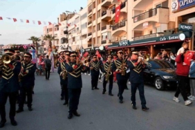 kusadasi’nda-23-nisan-korteji-renkli-goruntulere-sahne-oldu