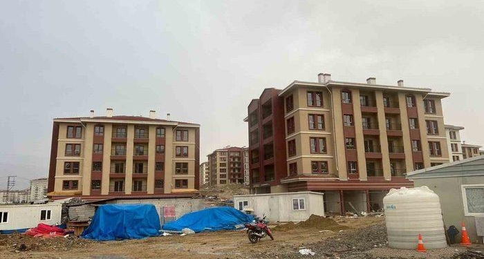 Malatya’da deprem konutları yükseliyor