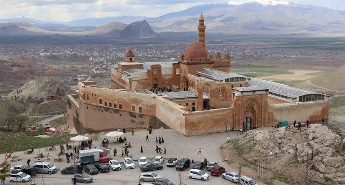 İshak Paşa Sarayı’nı bayramda 8 bin kişi ziyaret etti