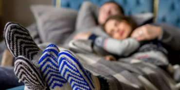 pirinc-dolu-corap-giydiginizde-mucizelere-hazir-olun!-tum-rahatsizliklari-sokup-atiyor