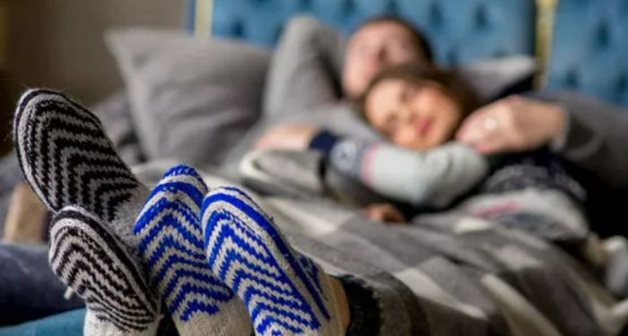 Pirinç dolu çorap giydiğinizde mucizelere hazır olun! Tüm rahatsızlıkları söküp atıyor