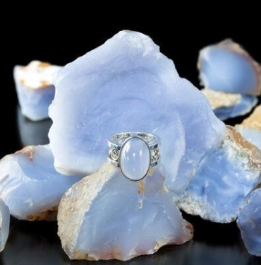 mavi-akik-tasi-faydalari:-mavi-akik-tasi-ozellikleri-nelerdir,-ne-ise-yarar?