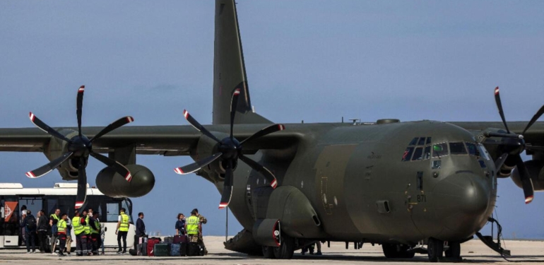 Almanya, İngiltere’yi ‘Sudan’dan tahliyeleri geciktirmekle’ suçladı