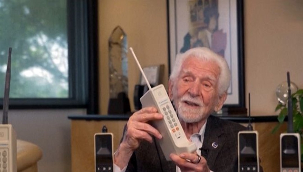 cep-telefonunun-icadinin-uzerinden-50-yil-gecti
