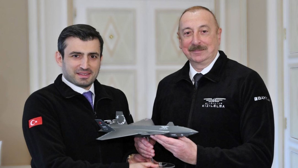 selcuk-bayraktar,-azerbaycan-cumhurbaskani-aliyev’i-ziyaret-etti