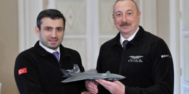 selcuk-bayraktar,-azerbaycan-cumhurbaskani-aliyev’i-ziyaret-etti