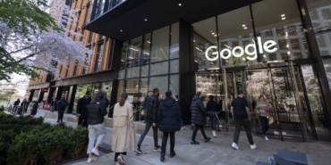 google-calisanlari-londra’da-isten-cikarmalari-protesto-etti