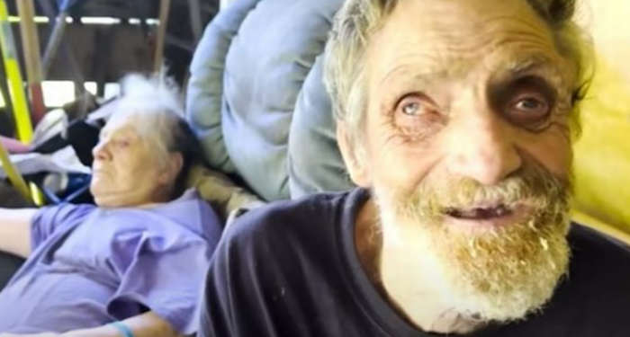 Tüm dünya bu aileyi konuşuyor! Hastalıkları yüzünden havlayarak iletişim kuruyorlar