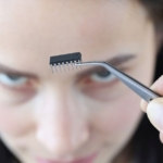 dunyada-ilk-kez-hastalar-beyin-cipi-ile-tedavi-edilmeye-baslandi:-kapl-pili-kadar-yaygin-hale-gelecek