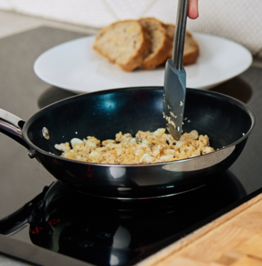 bu-yiyecekler-yeniden-isitildiginda-zehre-donusuyor!-surekli-yapilan-olumcul-olabilecek-hataya-dikkat