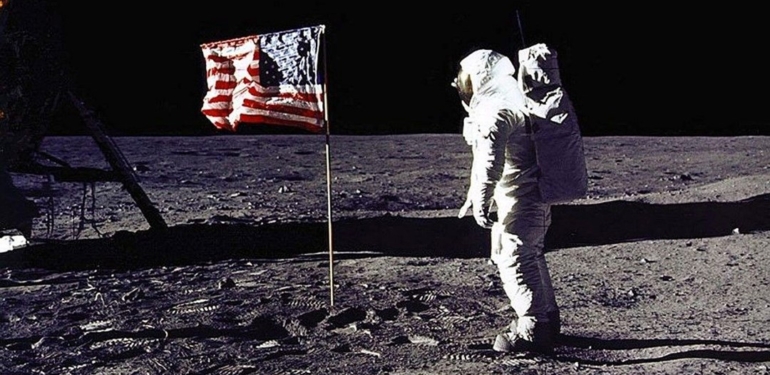 Roscosmos’un eski başkanı: Apollo 11’in Ay’a indiğinden şüphe duyuyorum