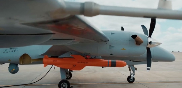 Dünyada ilk kez bir SİHA’dan seyir füzesi atıldı: ÇAKIR’dan tam isabet (Türkiye’nin yeni nesil yerli silahları)