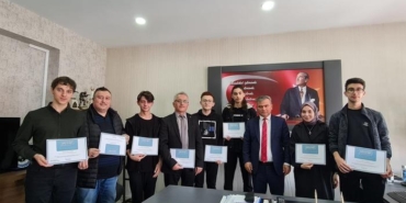 tekkekoylu-ogrenciler-zeka-sampiyonasinda-finallerde