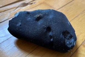 dogrulandi:-catiyi-delerek-eve-dusen-cisim-4,5-milyar-yillik-bir-goktasi!