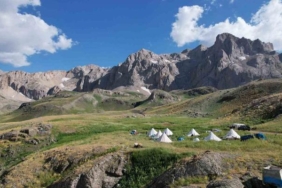 gocerler-2-bin-800-rakimli-yaylalarda-zorlu-hayvancilik-mesaisinde