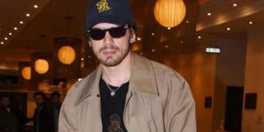 tarik-emir-tekin-ayakkabi-tercihiyle-dikkatleri-uzerine-cekti