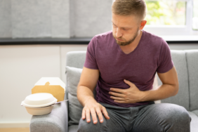 sakin-goz-ardi-etmeyin!-kanserin-uyari-veren-3-belirtisine-dikkat