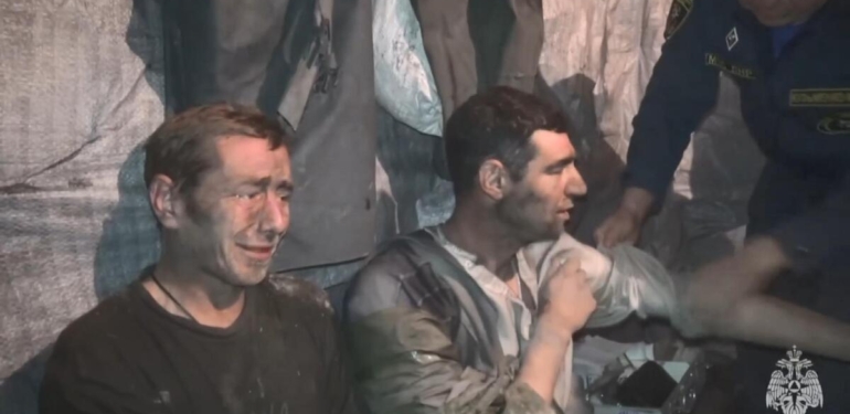 Rusya’da izinsiz kazıda çöken madenden iki kişi kurtarıldı