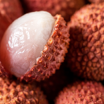 dogal-vitamin-kaynagi-kral-meyvesi-olarak-biliniyor!-portakaldan-25-kat-daha-fazla-c-vitamini-iceriyor