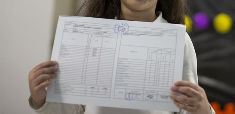 Okullar ne zaman kapanacak, karneler ne zaman dağıtılacak? (2023 MEB tatil takvimi)