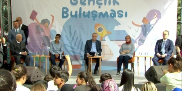 adiyaman’da-genclik-bulusmasi…-cumhurbaskani-erdogan-genclerle-bir-araya-geldi