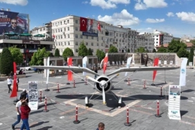 kayseri’nin-ilk-ucagini-sergileyen-buyuksehir,-vatandaslari-duygulandirdi