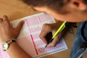 bakan-ozer:-100-bin-ogrenciye-aylik-863-tl-burs-verecegiz